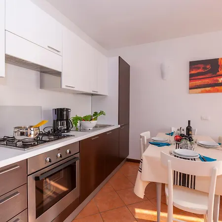 Fontana Del Apartment