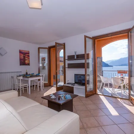 Fontana Del * ヴァレンナ